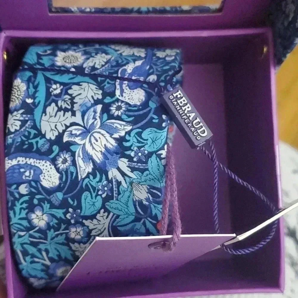 GIANNI FERAUD TIE WITH MATCHING GIFT BOX